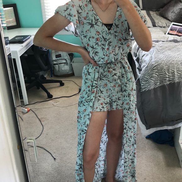 American Eagle Outfitters Dresses & Skirts - American Eagle flower romper/dress